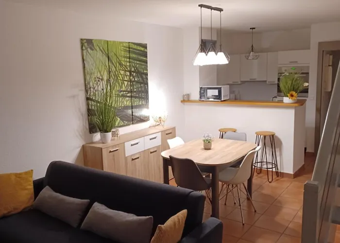 Charmante villa dans village naturiste